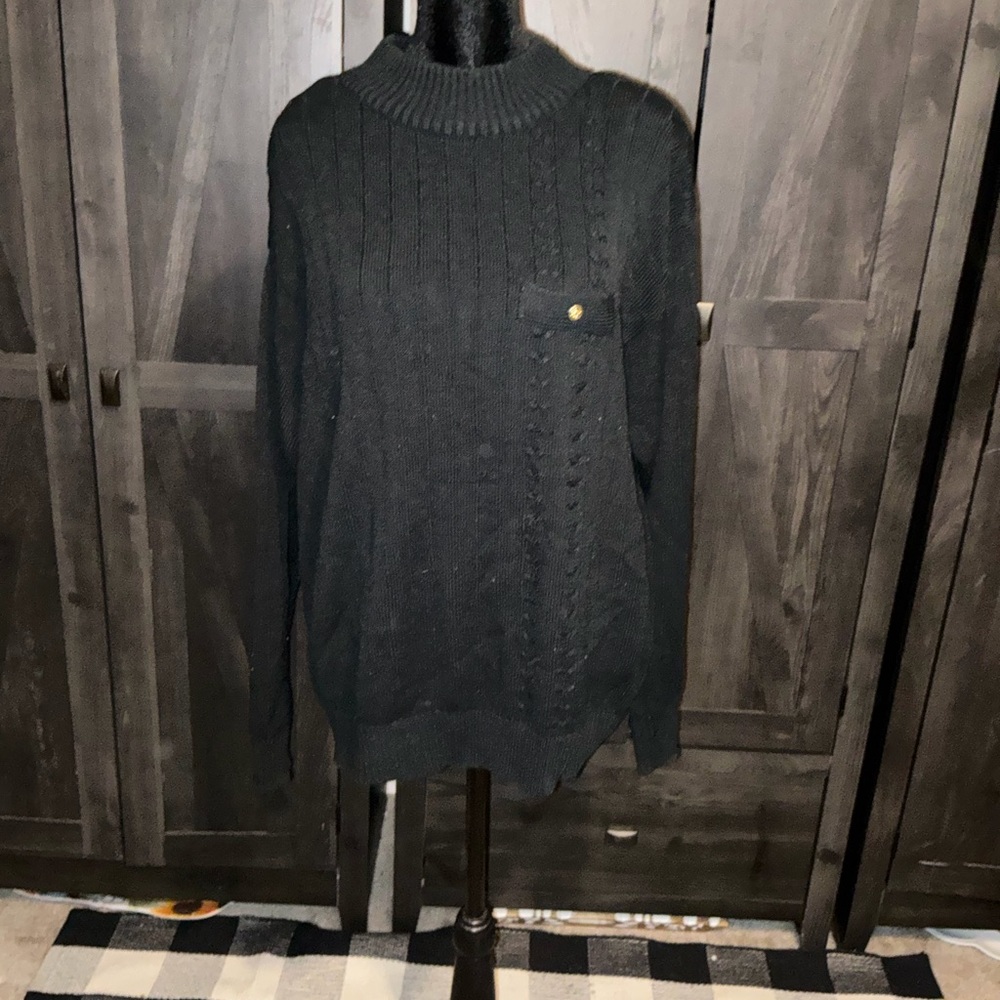 Elegant Black Crewneck Sweater for Women